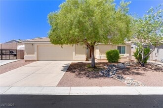 Building Photo - 10225 Clarks Creek St