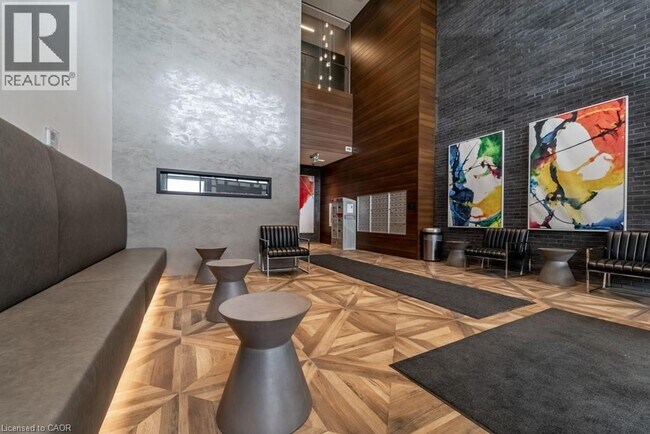 Photo du bâtiment - 101 Locke St S