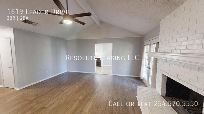 Foto del edificio - 1619 Leader Dr