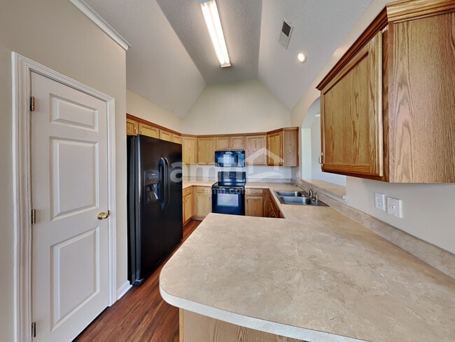 Building Photo - 1616 Sawmill Creek Ln