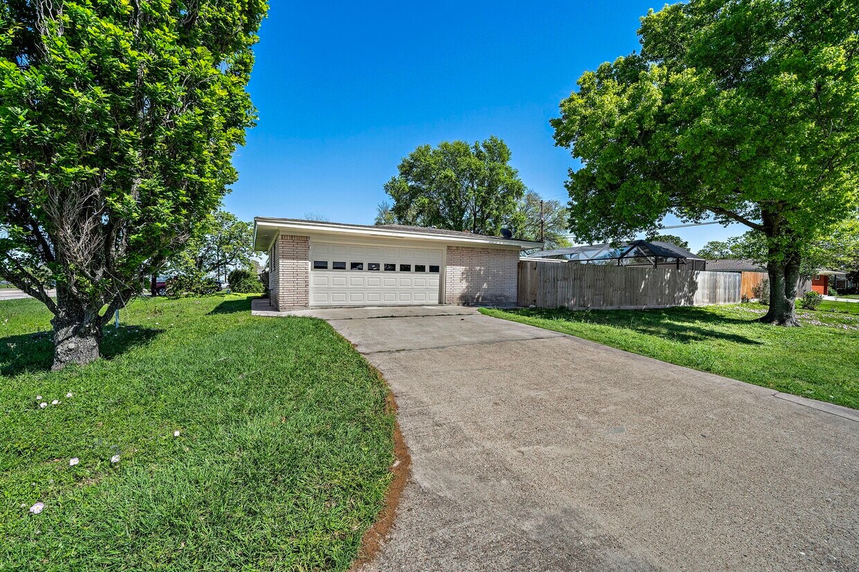 Foto principal - 1033 25th Ave N