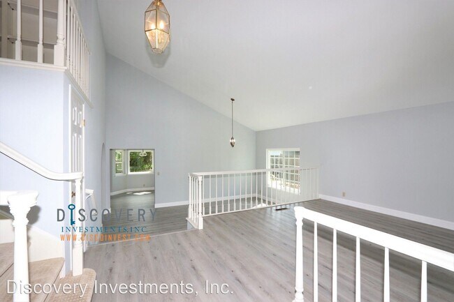 Building Photo - 4 br, 3 bath House - 20121 Edwin Markham Dr.