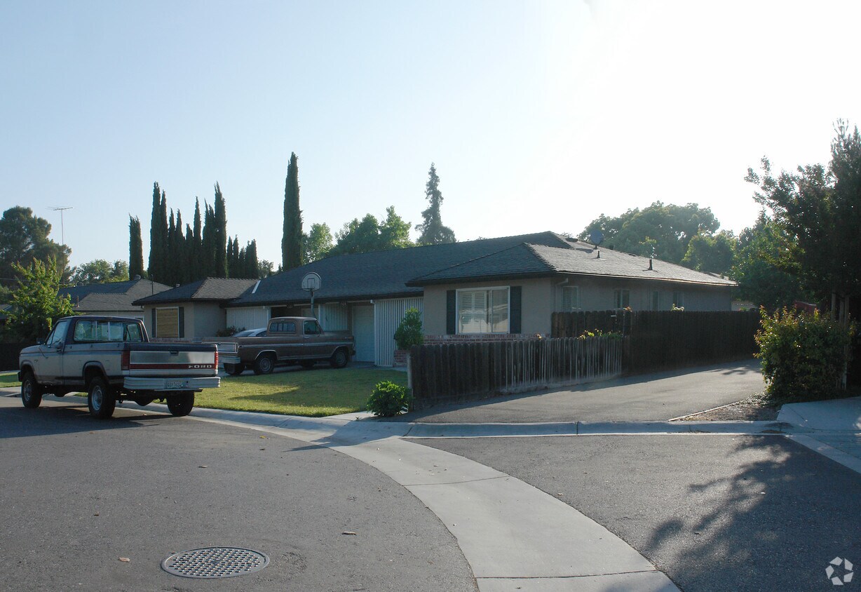 Building Photo - 1522 Willow Brae Ave