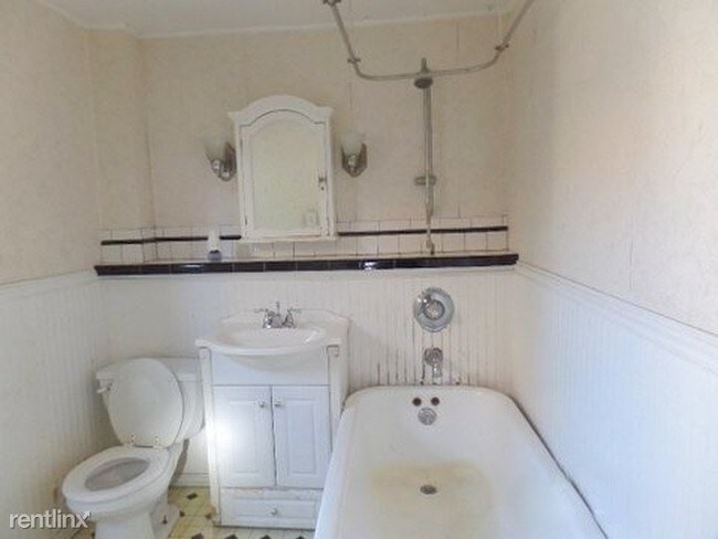 Building Photo - 3 br, 2 bath - 218 Orchard St # 220