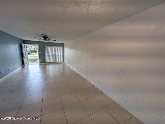 Foto del edificio - 3645 Barna Ave