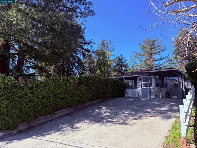 Foto del edificio - 143 Pulido Rd