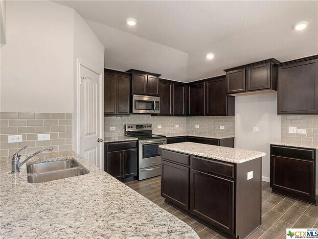 Foto del edificio - 2273 Olive Hill Dr