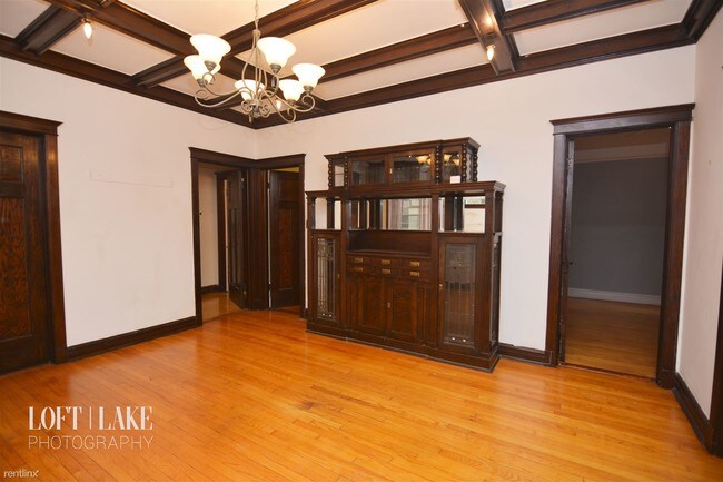 Foto del edificio - 2102 N Humboldt Blvd