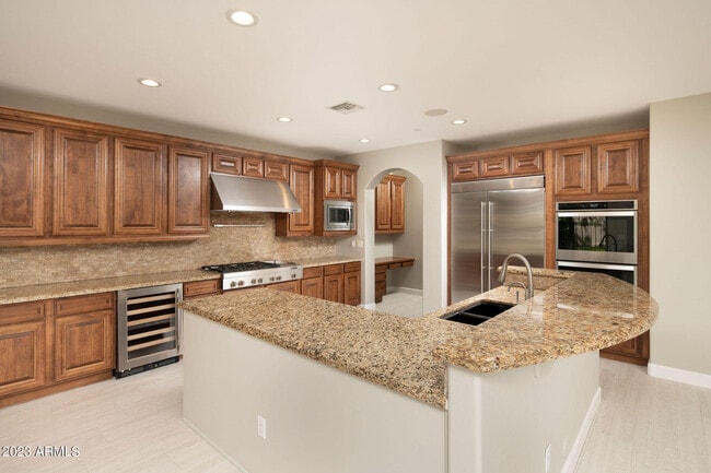 Building Photo - 9818 E Edgestone Dr