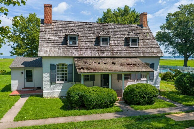 Building Photo - UNIQUE OFFERING-HISTORIC CAPE COD ON URBAN...
