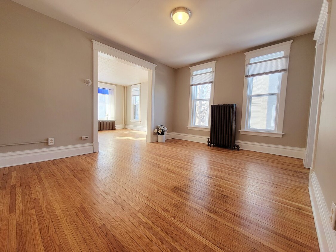 Primary Photo - Large 2 Bedroom Side by Side Duplex