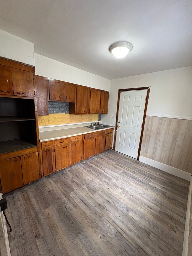 Building Photo - Single Family Ranch 2 bed 1 bath in North ...