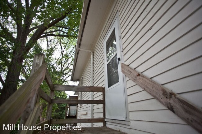 Building Photo - 2 br, 1 bath House - 212 McCauley St #2 Ap...