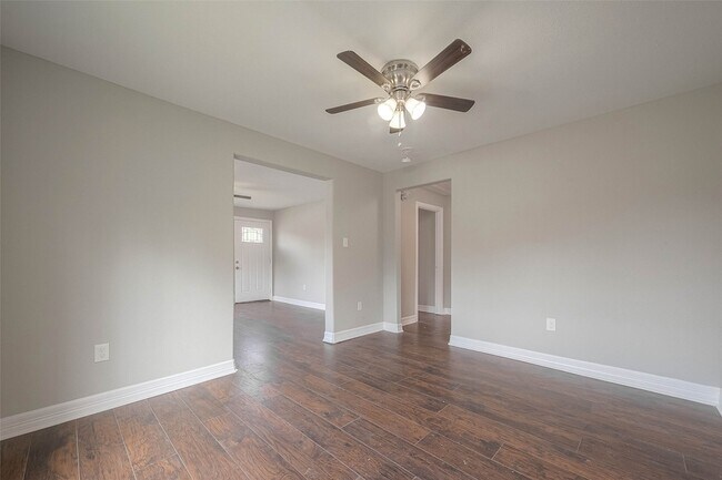 Foto del edificio - 5802 Crane St