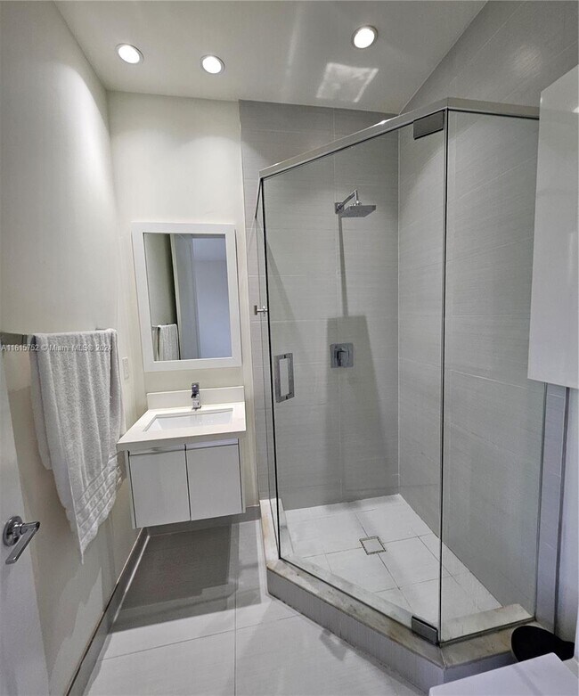 Foto del edificio - 6410 NW 105th Pl