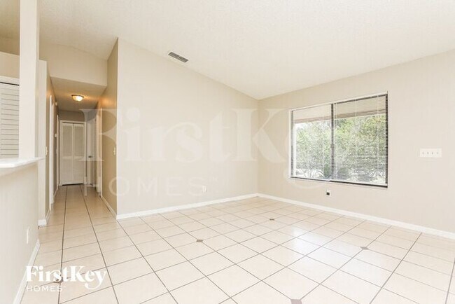 Foto del edificio - 2084 Everest St