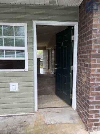 Building Photo - 1207 Holly Ave