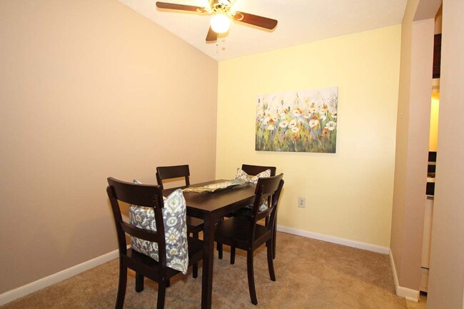 Dining Area - Gatehouse Apartments - Most Utl Incl.