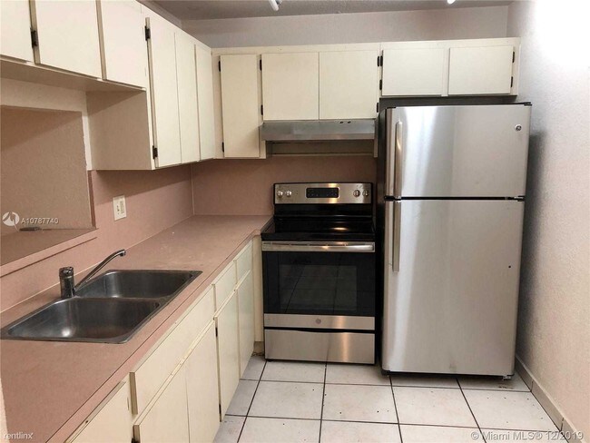 Building Photo - 8620 SW 149th Ave