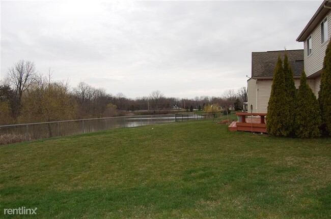 Building Photo - 6710 Summerdale Ct E