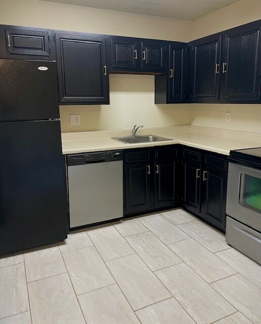 Foto del edificio - 6050 Alpine Cir