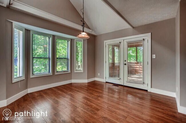 Building Photo - 4 br, 3 bath House - 8942 Western Pines Dr...