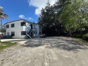 Building Photo - 530 NE 71st St