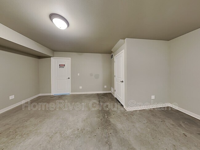 Foto del edificio - 516 W 5th St
