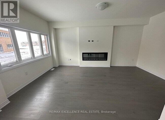 Building Photo - 141 Raftis St
