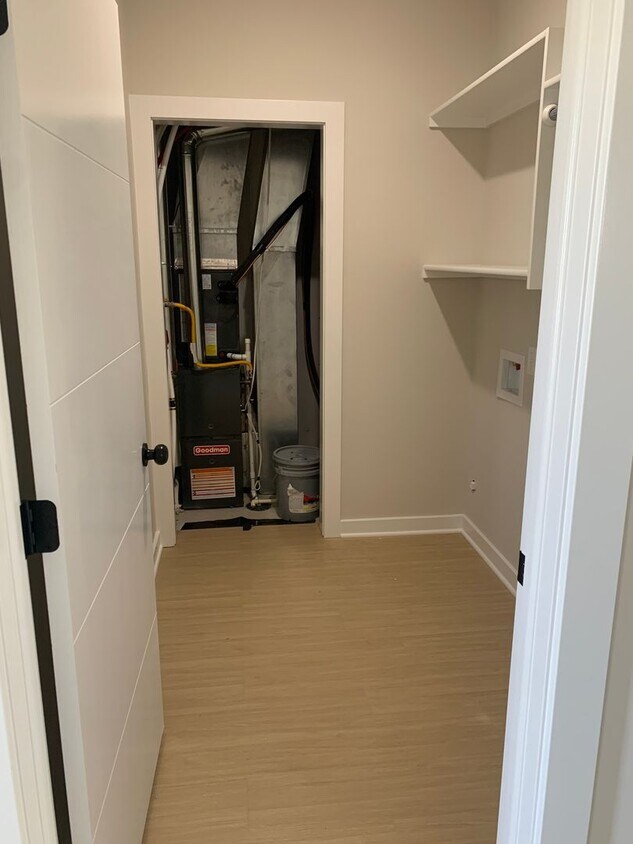 Foto principal - 5406-08 BRESSLER Dr