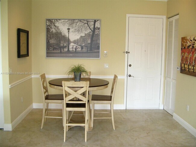 Building Photo - 4704 SW 160th Ave