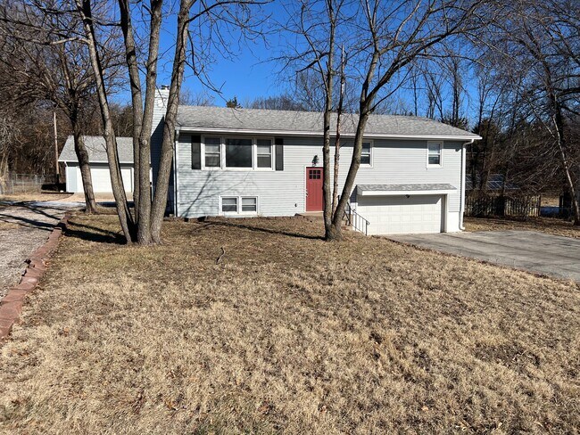 Building Photo - 135 SE 125 Rd