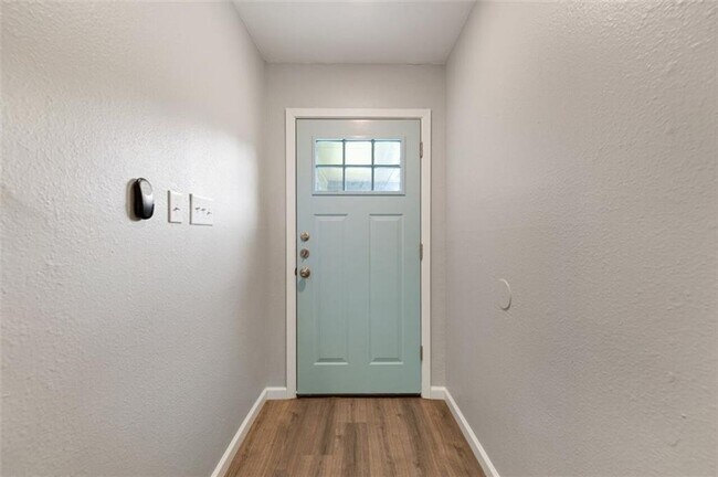 Foto del edificio - 2404 Burleson Ct