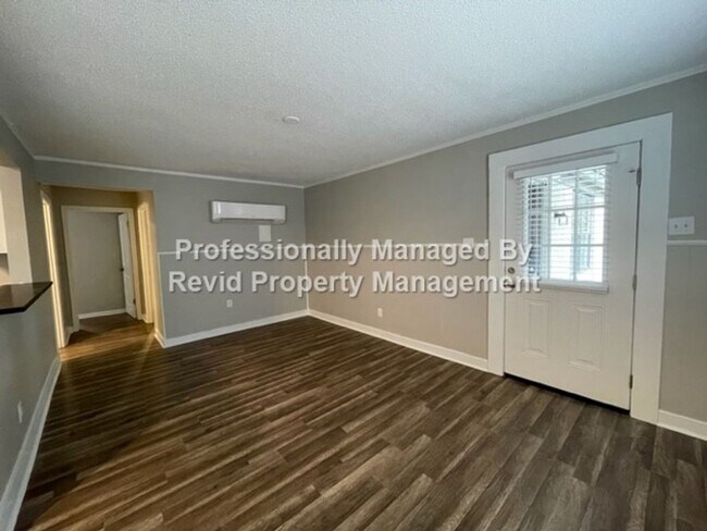 Foto del edificio - 3523 Barwood Cir.