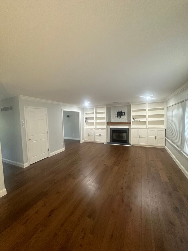 Foto del edificio - Beautiful 2 Story 4 Bedroom 4 Bathroom Home