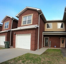 Building Photo - 109 Peregrine Way