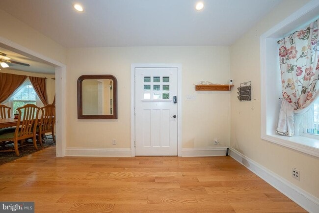 Building Photo - 110 Llanfair Rd