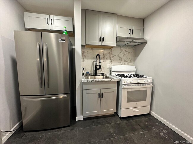 Foto del edificio - 1241 Ridgebury Rd