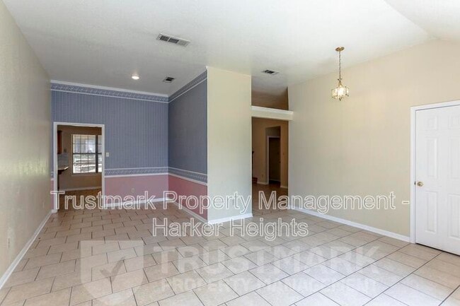 Foto del edificio - 800 Silver Creek Dr