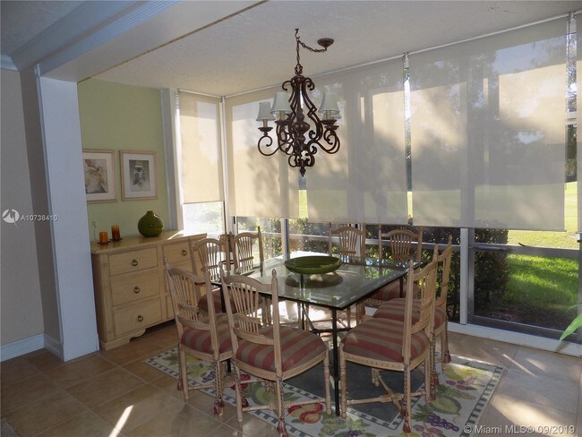 Foto del edificio - 4000 Cypress Grove Way