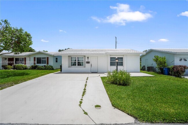 Foto del edificio - 142 NW 10th Ct