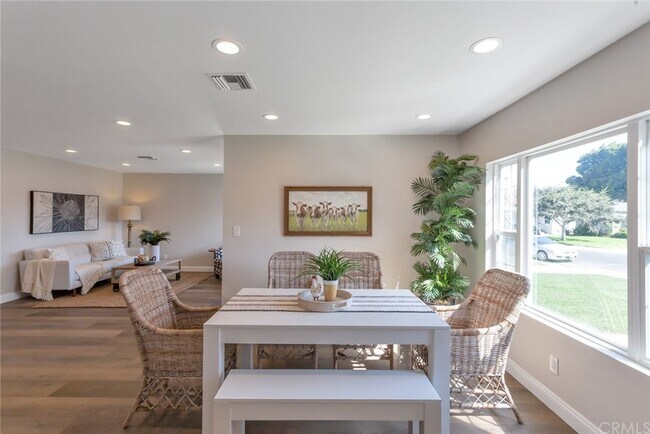Foto del edificio - 8329 Winsford Ave