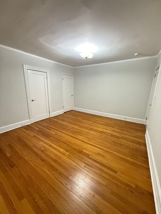 Building Photo - 125 Chester St