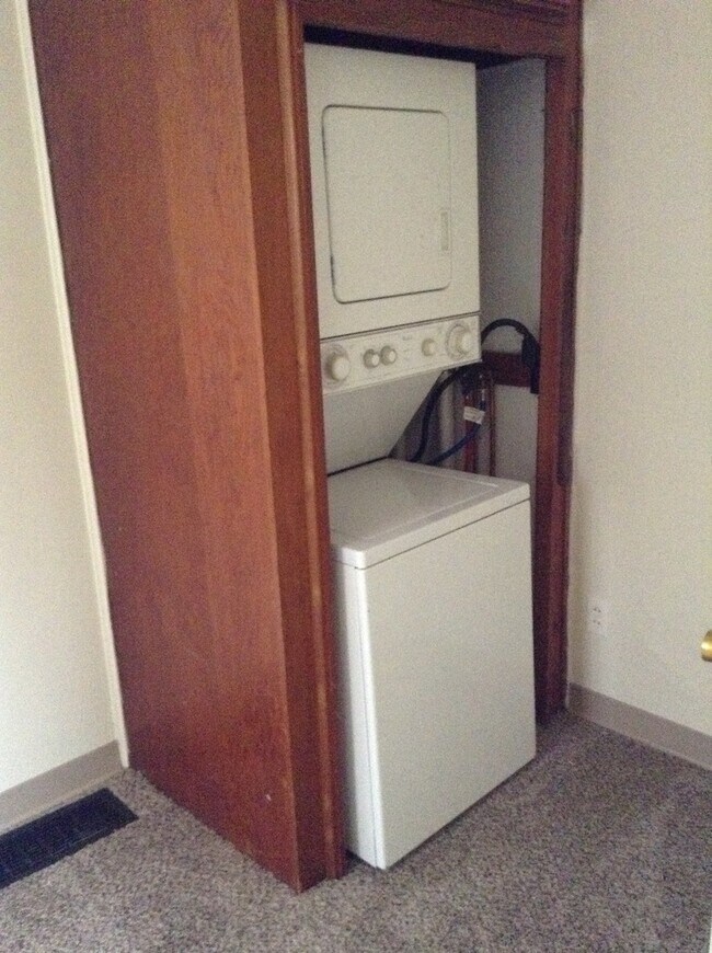 Foto del edificio - 321-323 Euclid Avenue