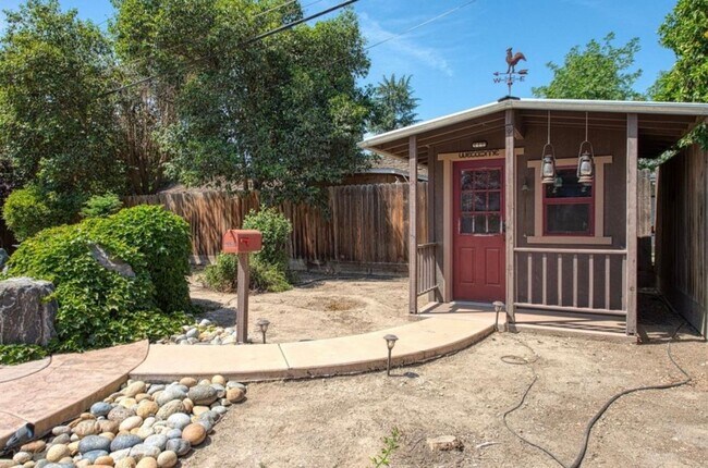 Foto del edificio - SE Visalia Spacious home coming soon!