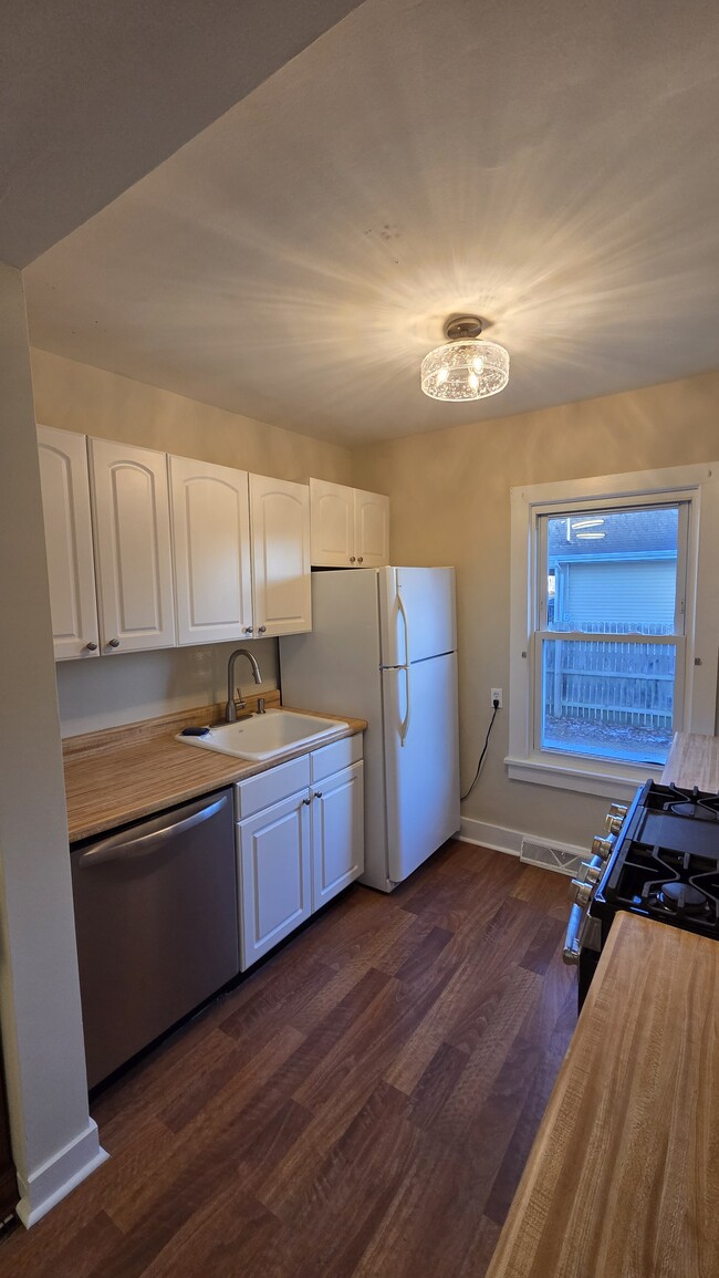 Building Photo - 120 N Harrison St