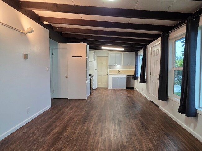 Building Photo - 1030-1032 Forson Rd