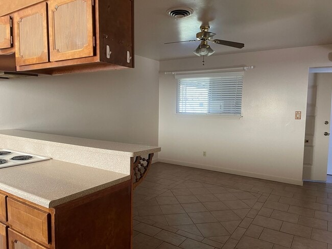 Building Photo - 3 BED / 2 BATH HOME CLOSE TO DOWNTOWN!