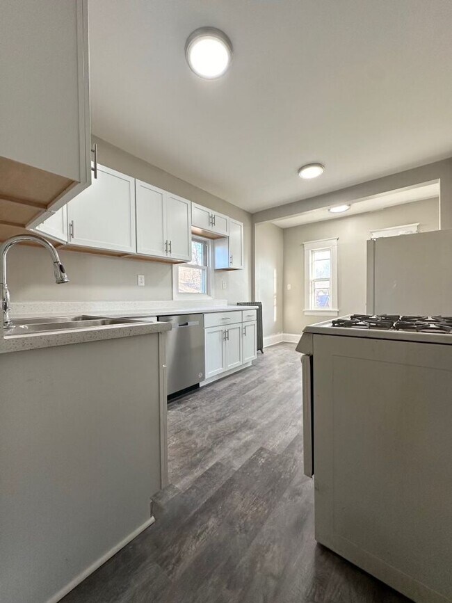 Foto del edificio - Gorgeous 4 Bedroom Home in Saint Paul!