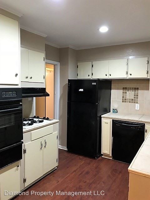 Building Photo - 3 br, 1.5 bath House - 3206 Schuler Dr.